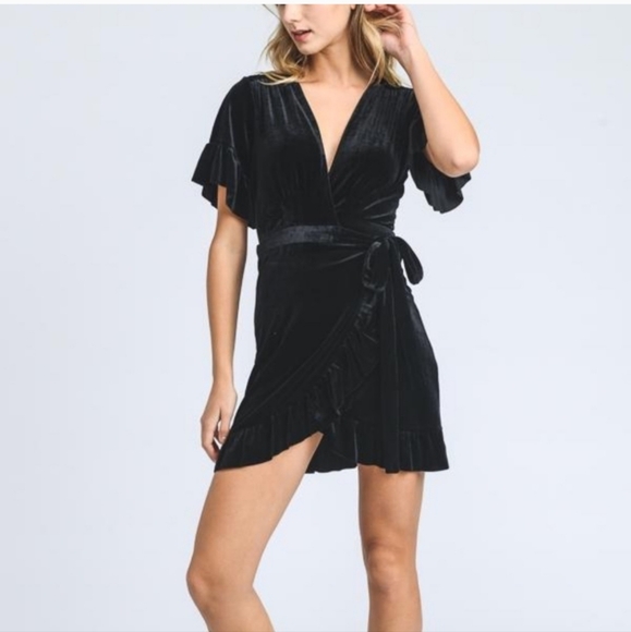 Storia Velvet Dress - Picture 1 of 13